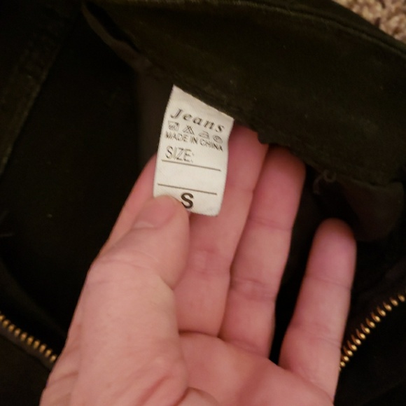 Distessed Black Jeans - Picture 6 of 8